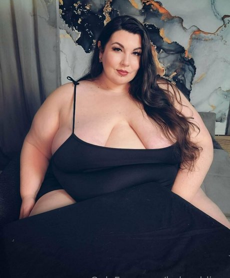 ladysublime erotic model picture