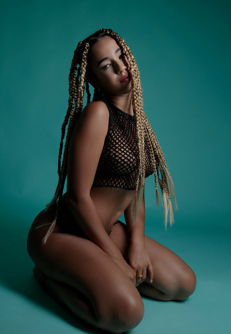 thick latina milf onlyfans pornos archive