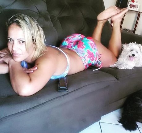 Giselle Bruta sexy model pictures