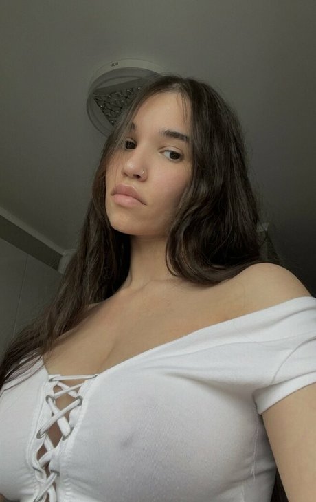 Kamilla Karieva model nude img