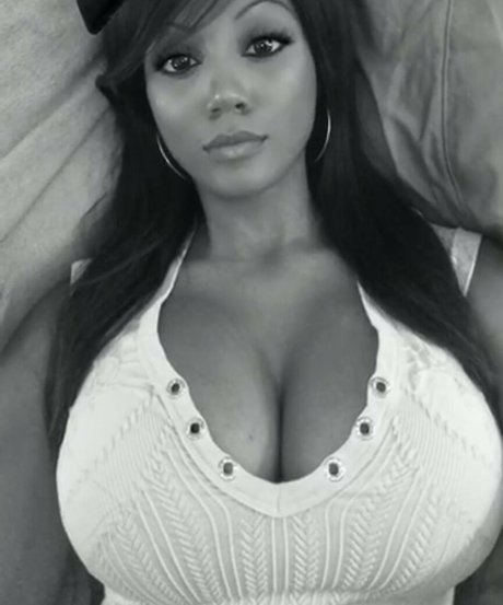 Amber Higgins Cecil hot actress photos