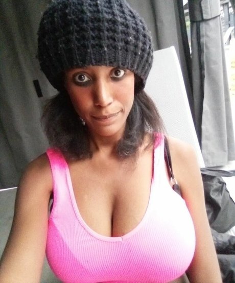 Amber Higgins Cecil model nudes pic