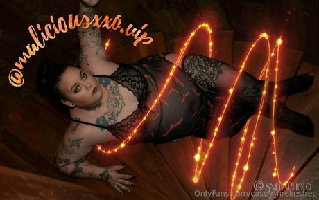 fingering pussy onlyfans sexy picture