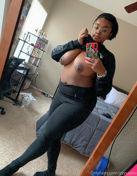 izzysaeko hd star images