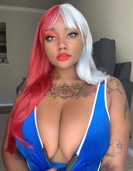 izzysaeko porn actress photos