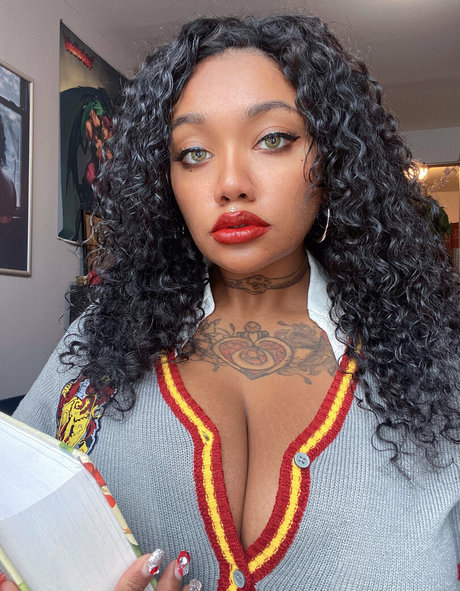 izzysaeko sex star img