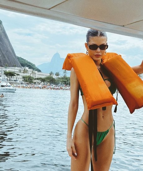 Vitoria Strada pornstar pretty picture