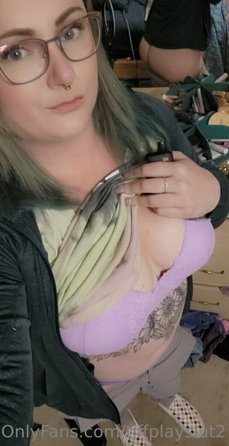 tiffplayslut2 naked pornstar photo