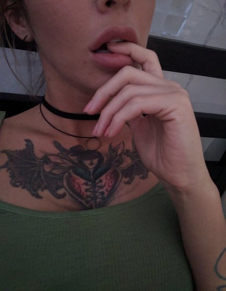 skinny shemale onlyfans nude images