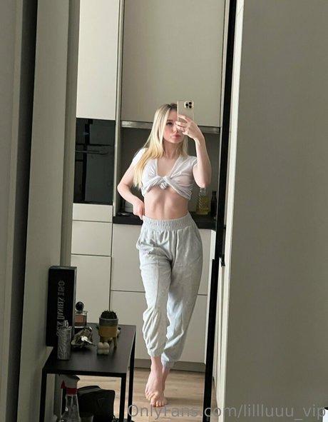 lillluuu vip hot model photo