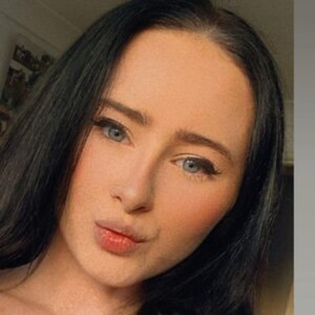 trans girl onlyfans free naked img