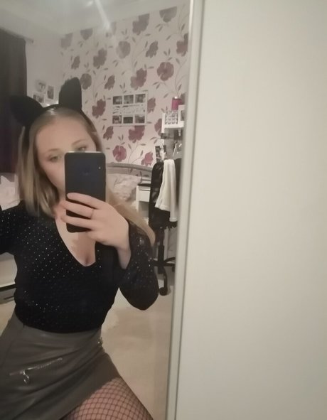 petite slut onlyfans sexy nude photos