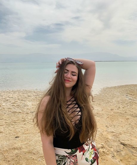 Sasha Shtern star exclusive photo