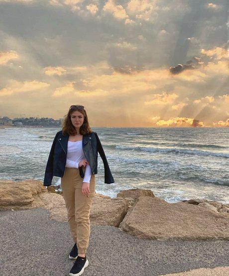 Sasha Shtern porn actress image