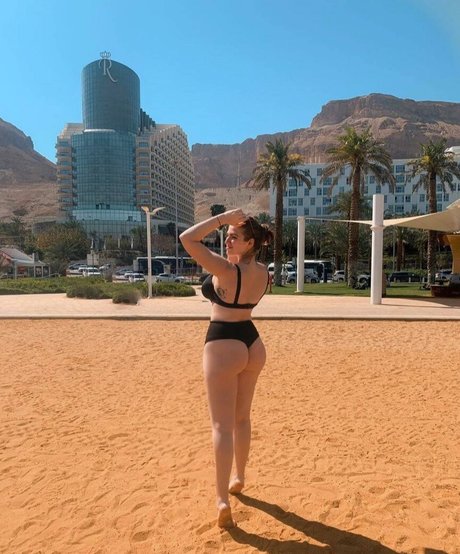 Sasha Shtern pornstar exclusive pics