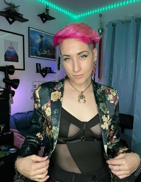 adriennedriggs hot actress galleries