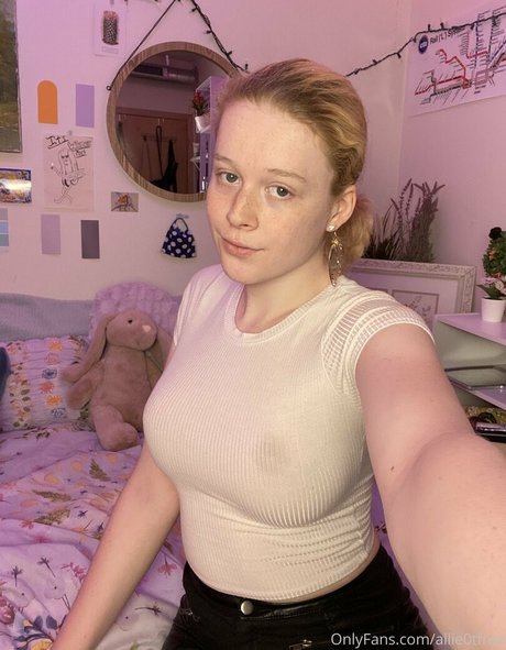 allie0tfree erotic pornstar archive