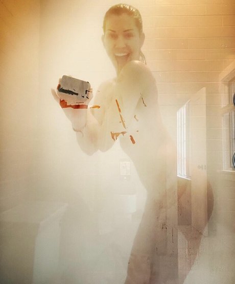 Tricia Helfer model high quality gallery