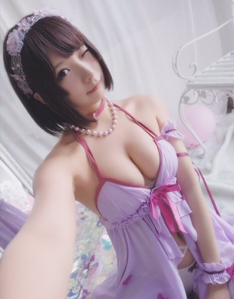 SeeU Cosplay model picture