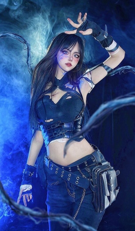 SeeU Cosplay model adult gallery