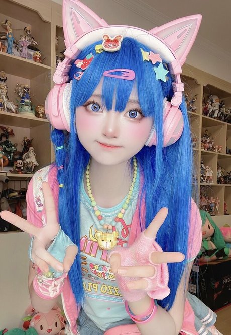 SeeU Cosplay beautiful pornstar galleries