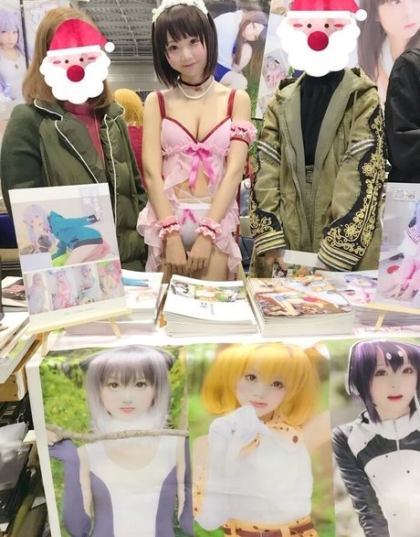 SeeU Cosplay nude model photos