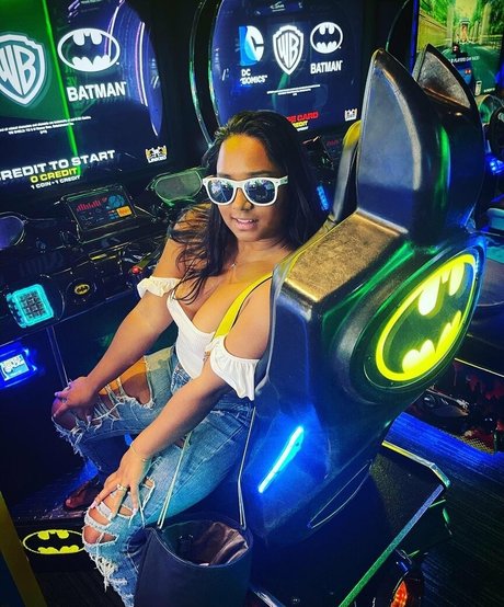 punzwithbunz model sexy photos