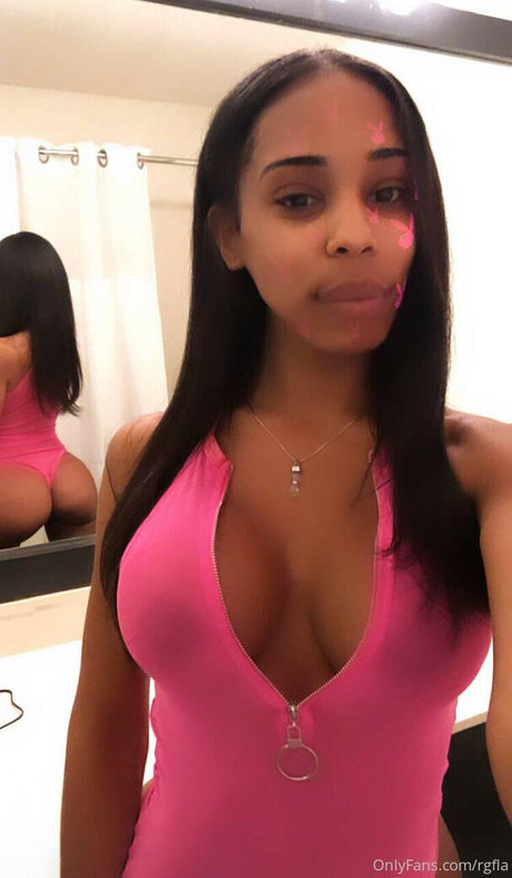 Larissa Castr0 star top pics