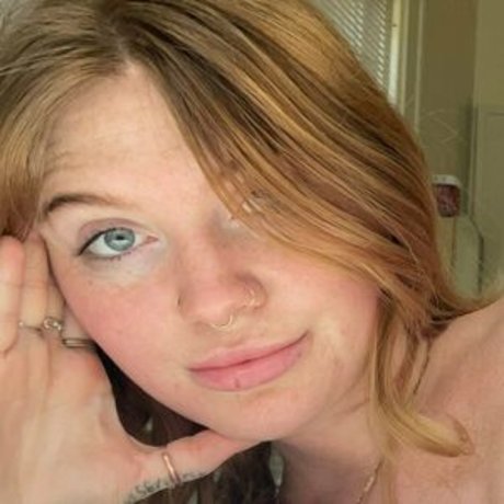 Kittycourty pornstar top pic