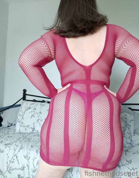 fishnethousepet adult model photo