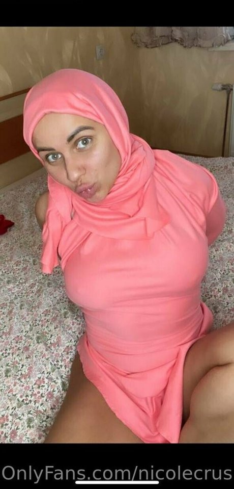 nicolecrushh pornstar free images