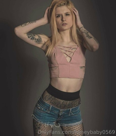 honeybaby0569 pornstar image