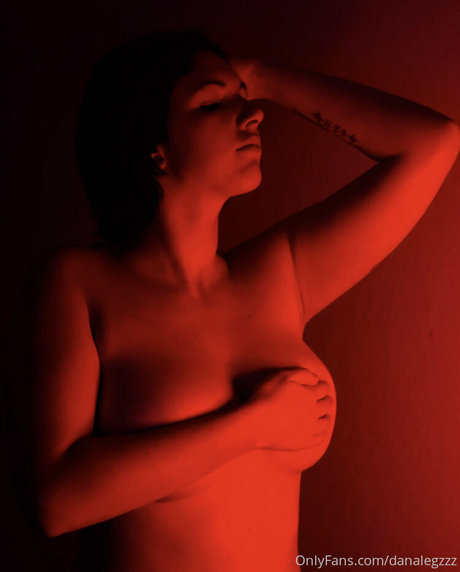 danalegzzz exclusive actress pics