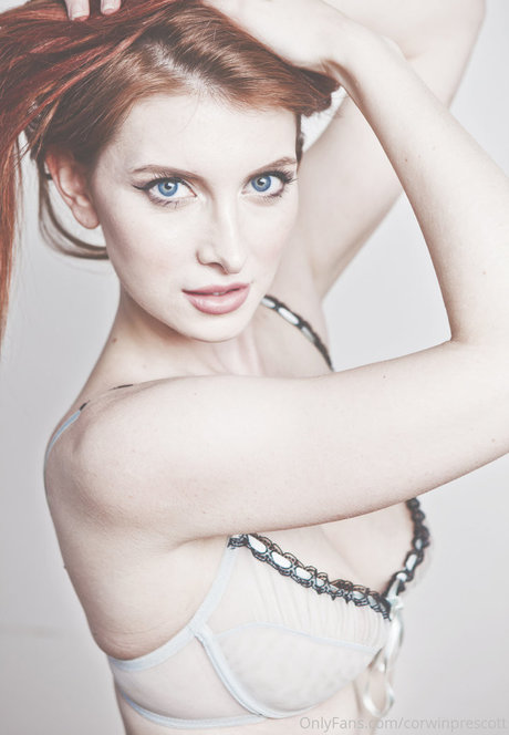 Cat Ross naked star photo