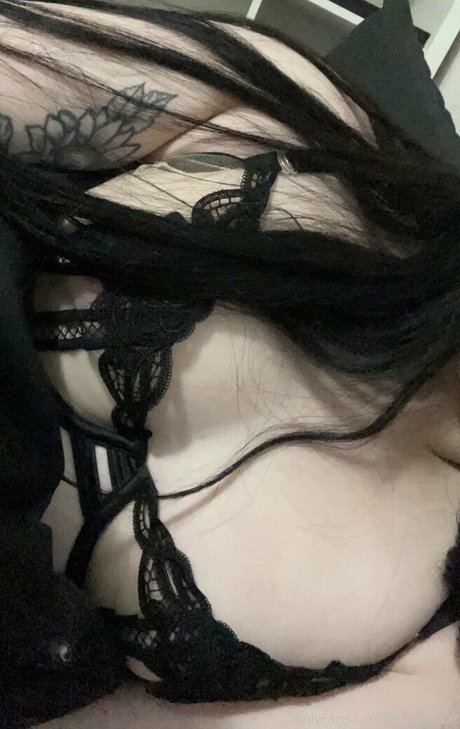 itsyagirlpaz model beautiful images