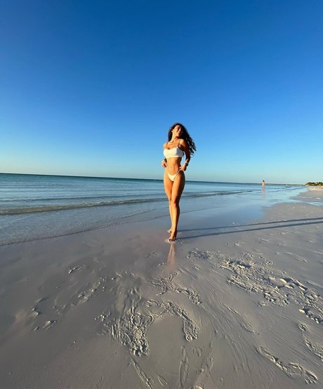 Stephani Valadez star beautiful image