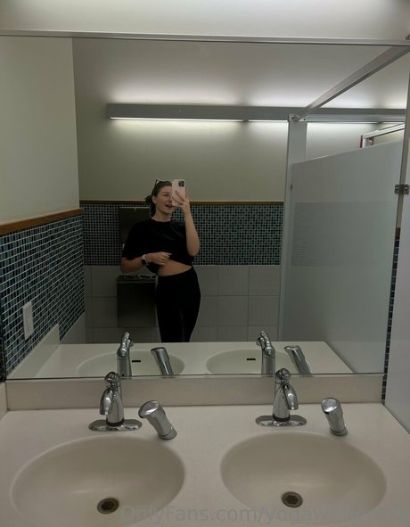 yogawithemily exclusive star image