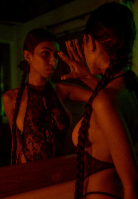 Hashini Guruge model pretty img