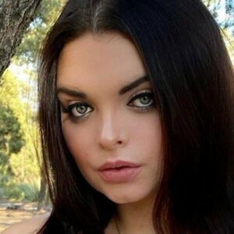 Kaylee4keeps model pornographic pic