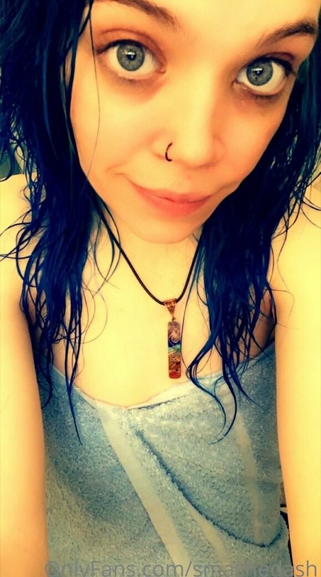 smashedash model naked img