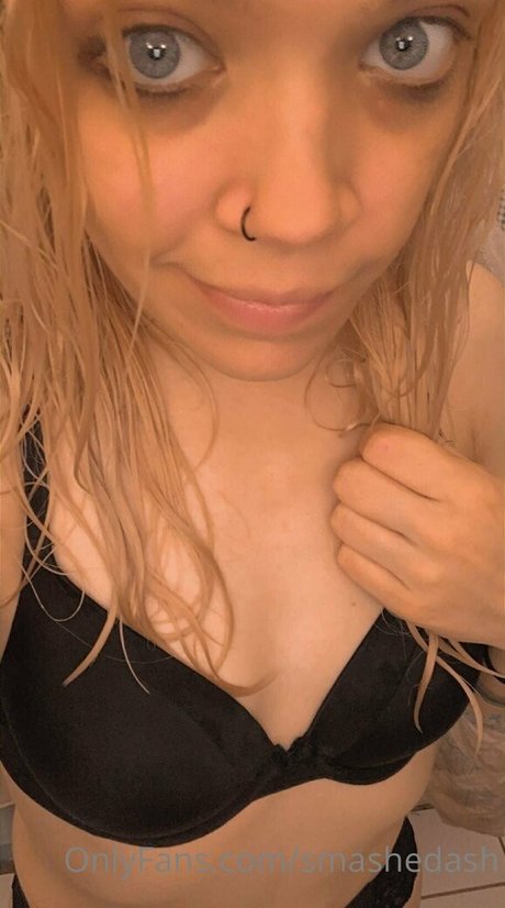 smashedash model erotic image