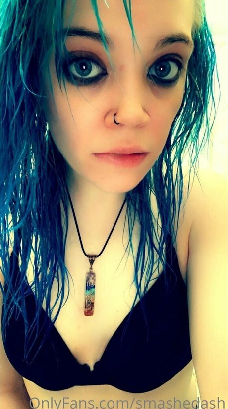 smashedash exclusive model pic