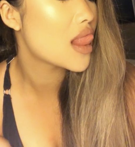 ThickAzn naked star photo