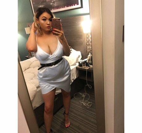 hairy legs onlyfans adult pics