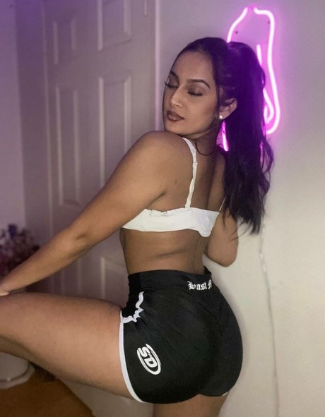 Sofia Rai star nudes pic