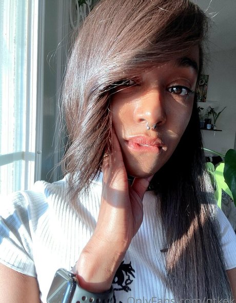 qtkek sex model pictures