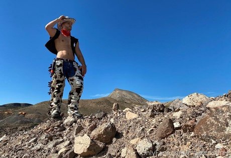 blonde shemale onlyfans free naked pictures