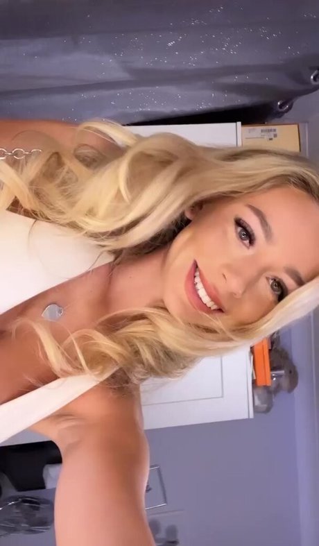 Isabella B pornographic model images