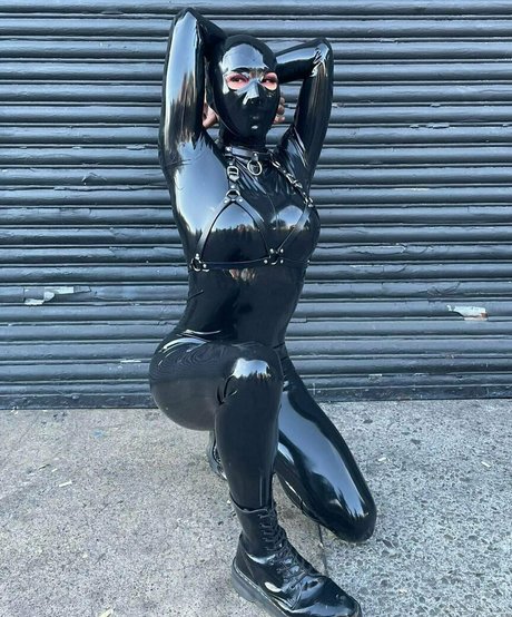 pixilust666 xxx model image