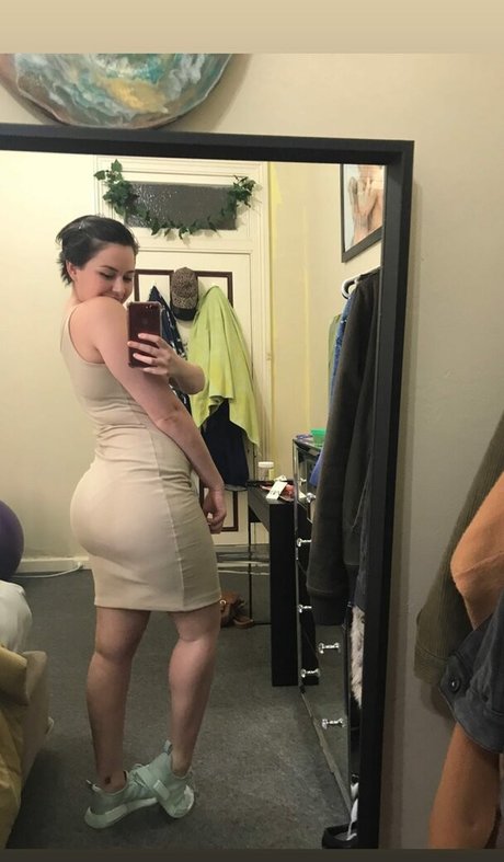 busty mom onlyfans pretty picture